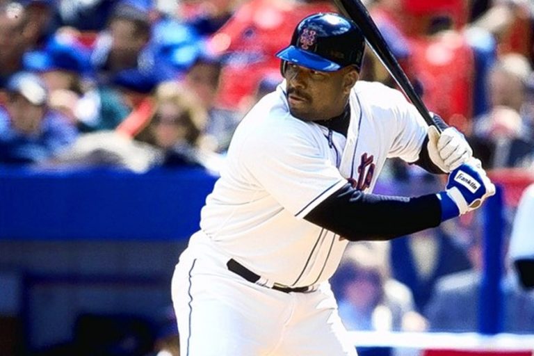 Bobby Bonilla Playing Baseball