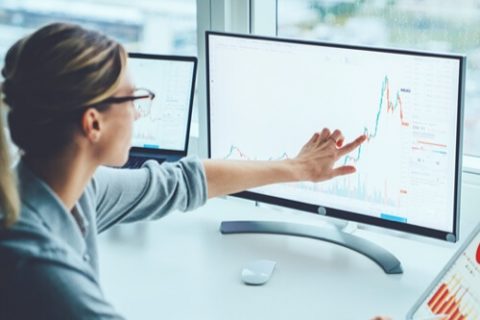 lady evaluating market risk